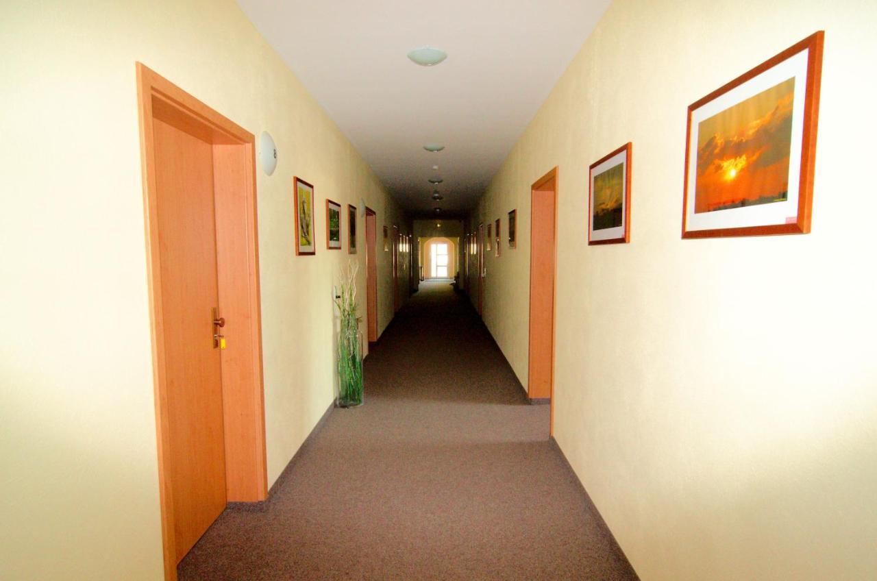 Messe-Hotel "Waldruhe" Giesen Eksteriør bilde